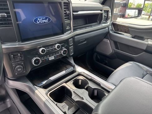 Used 2024 Ford F250 Lariat w/ Chrome Package image 13