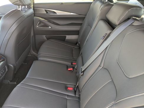 Certified 2026 INFINITI QX60 Luxe w/ Cargo Package FWD image 27