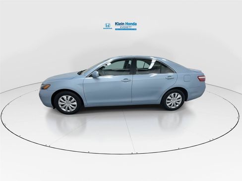 Used 2009 Toyota Camry LE FWD image 7