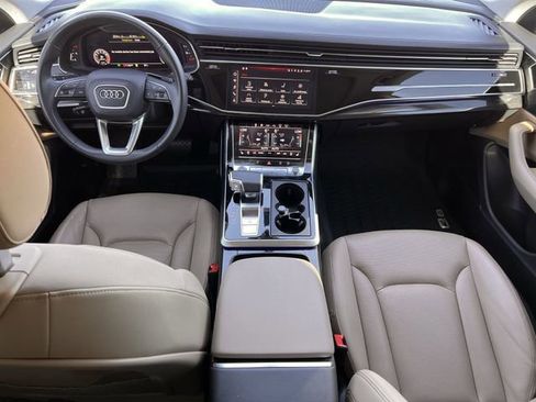 Used 2021 Audi Q8 Prestige w/ Prestige Package image 12