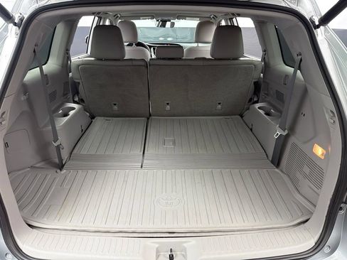 Used 2019 Toyota Highlander XLE AWD/4WD image 39