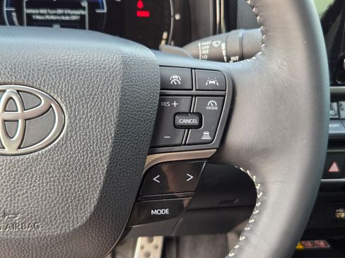 Used 2025 Toyota Camry SE w/ Convenience Package FWD image 13