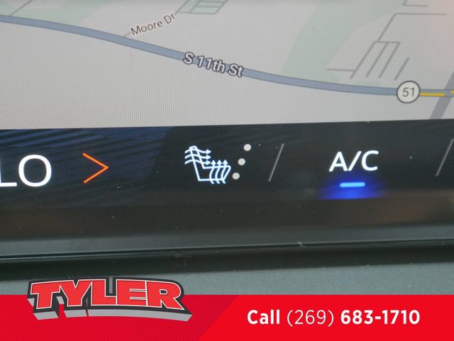 New 2027 Chevrolet Traverse LT w/ LPO, Floor Liner Package AWD/4WD image 52