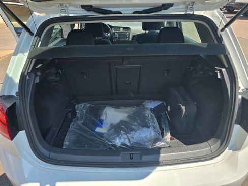 Used 2018 Volkswagen Golf SE FWD image 10