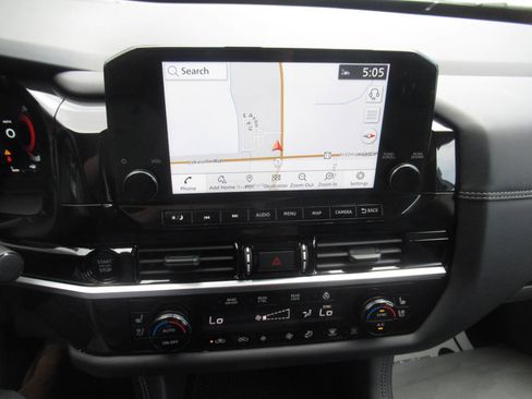 Used 2025 Nissan Pathfinder Platinum AWD/4WD image 29