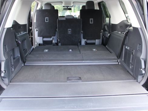 Used 2025 Ford Expedition Active AWD/4WD image 13