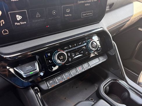 Used 2025 GMC Sierra 1500 AT4 AWD/4WD image 18