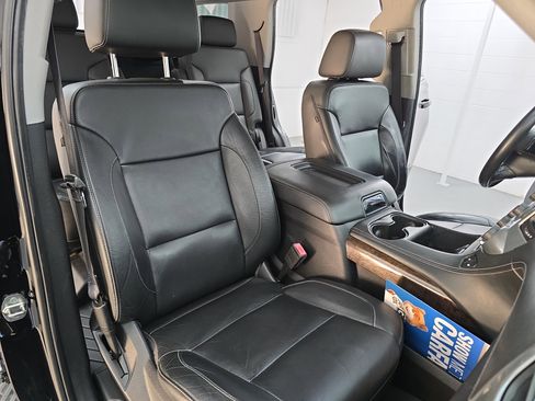 Used 2018 Chevrolet Tahoe LT w/ Luxury Package image 10