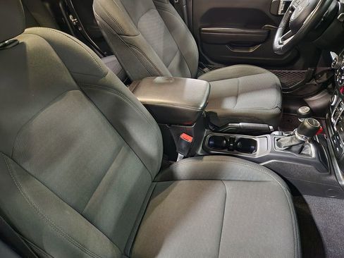 Used 2021 Jeep Gladiator Sport image 31