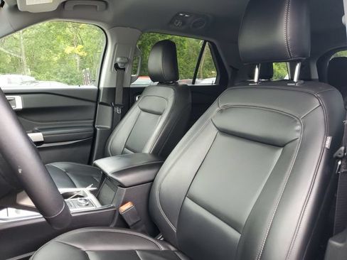 Used 2024 Ford Explorer XLT w/ Equipment Group 202A AWD/4WD image 14