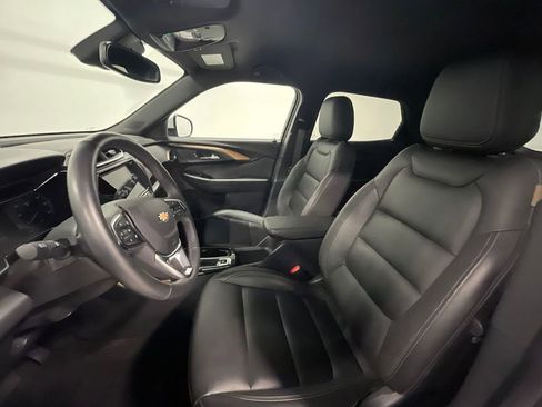 Used 2023 Chevrolet TrailBlazer ACTIV w/ Convenience Package FWD image 3