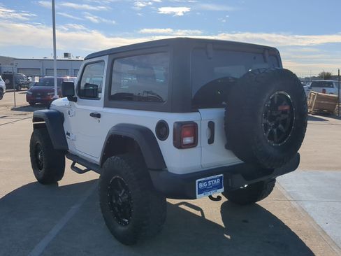 Used 2022 Jeep Wrangler Sport S image 6