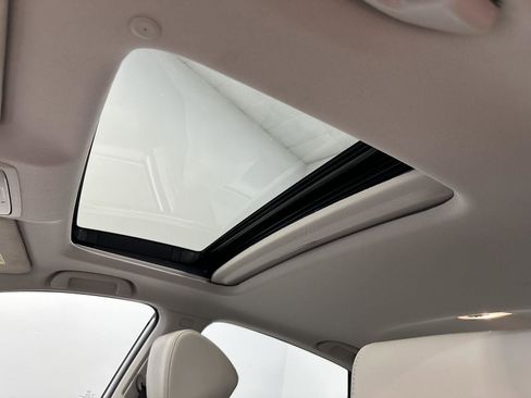 Used 2018 Honda Accord Touring image 18