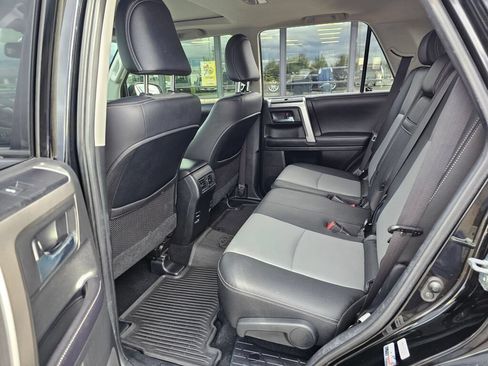 Used 2018 Toyota 4Runner SR5 Premium AWD/4WD image 16