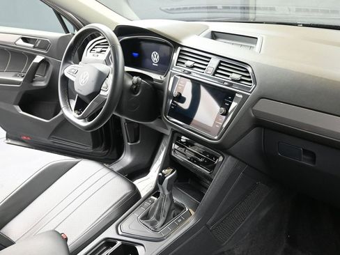 Certified 2023 Volkswagen Tiguan SE image 12