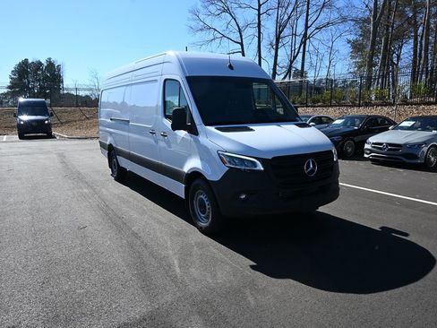 Used 2025 Mercedes-Benz Sprinter 2500 image 23
