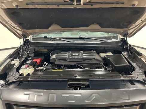 Used 2021 Nissan Titan PRO-4X w/ Pro-4x Convenience Package image 28