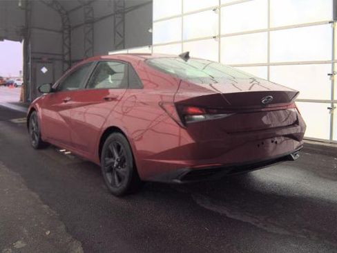 Used 2022 Hyundai Elantra SEL FWD image 4