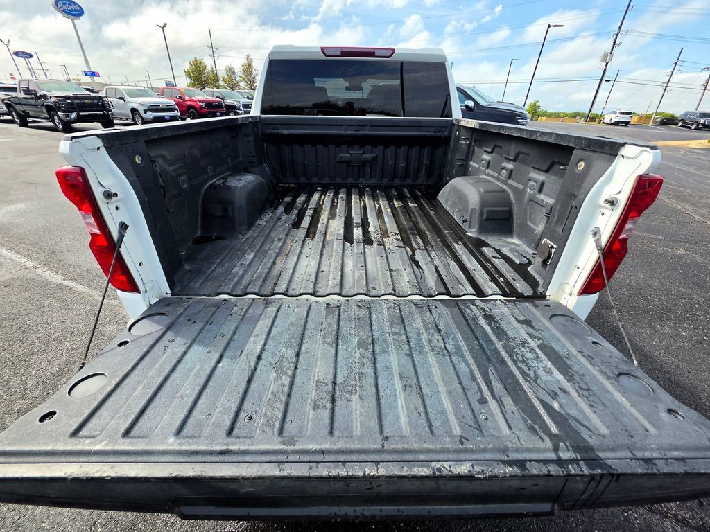 Used 2025 Chevrolet Silverado 1500 LT AWD/4WD image 8