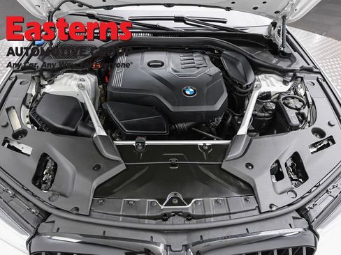 Used 2023 BMW 530i w/ M Sport Package RWD image 7