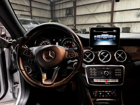 Used 2017 Mercedes-Benz CLA 250 4MATIC image 29