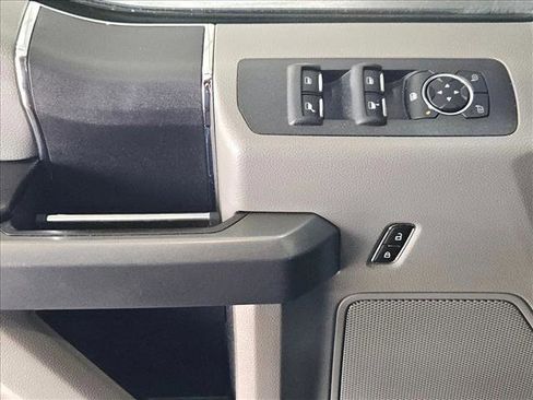 Used 2016 Ford F150 XLT image 6