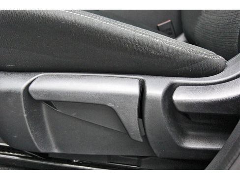 Used 2022 Nissan Rogue S image 26