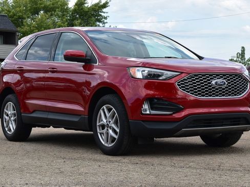 Used 2023 Ford Edge SEL w/ Convenience Package AWD/4WD image 3