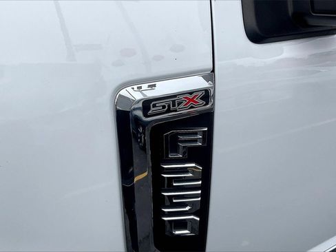 Used 2022 Ford F250 XL w/ STX Appearance Package image 29