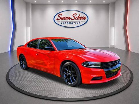 Used 2021 Dodge Charger SXT w/ Blacktop Package RWD image 3