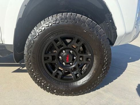 Used 2019 Toyota 4Runner TRD Off-Road AWD/4WD image 42