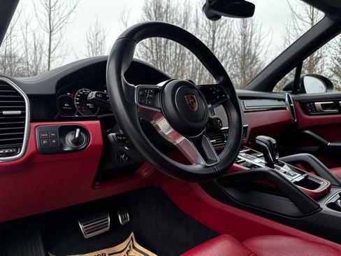 Used 2023 Porsche Cayenne S Platinum image 17