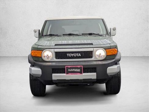 Used 2010 Toyota FJ Cruiser 4WD image 2