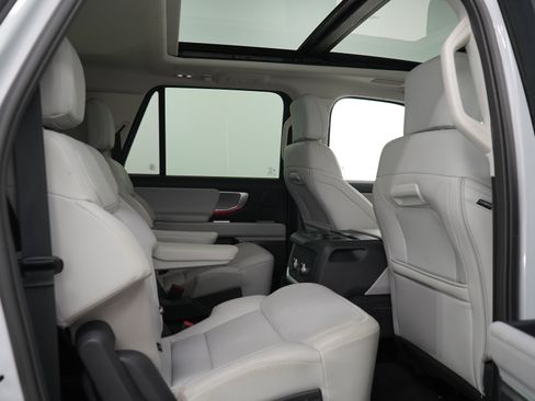 Used 2025 Ford Expedition Max Platinum w/ Driver's Package AWD/4WD image 13