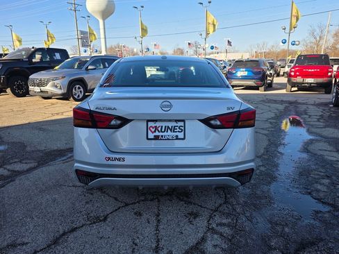Used 2023 Nissan Altima 2.5 SV image 11
