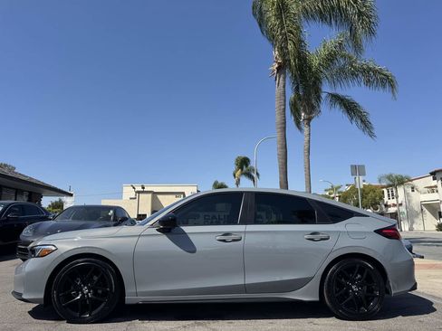Used 2025 Honda Civic Sport image 2