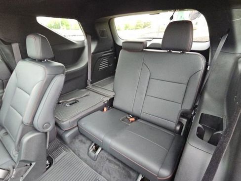 Used 2024 Chevrolet Traverse Z71 w/ Enhanced Driving Package AWD/4WD image 14