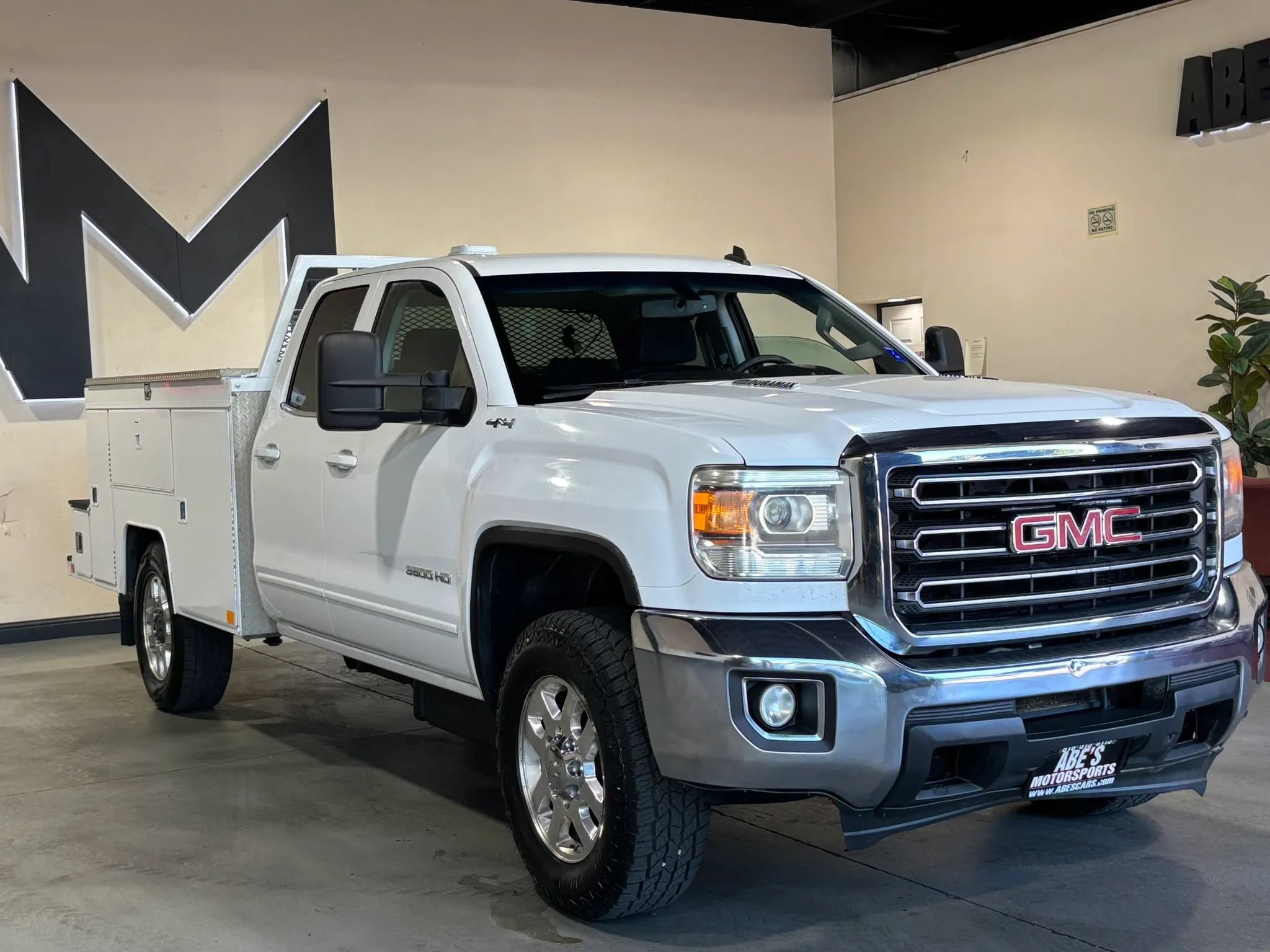 Used 2015 GMC Sierra 3500 SLE AWD/4WD image 2