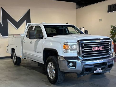 Used 2015 GMC Sierra 3500 SLE AWD/4WD image 2