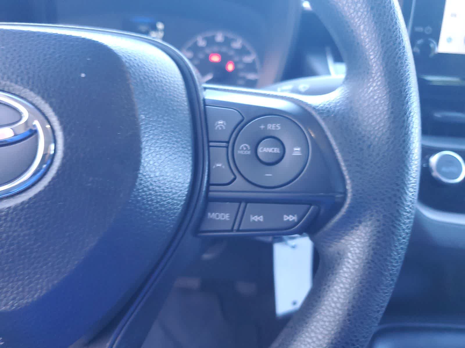 Used 2025 Toyota Corolla LE FWD image 18