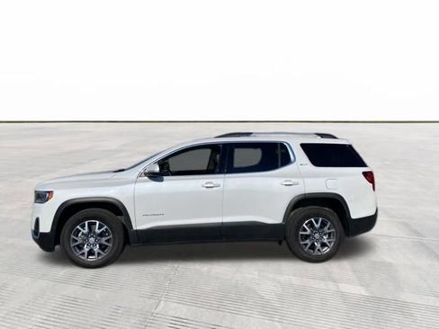 Used 2023 GMC Acadia SLT w/ Trailering Package FWD image 3