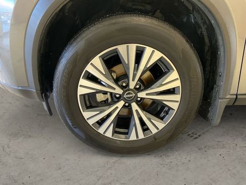 Used 2022 Nissan Rogue SV image 15