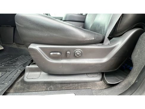 Used 2014 Chevrolet Suburban LTZ image 25