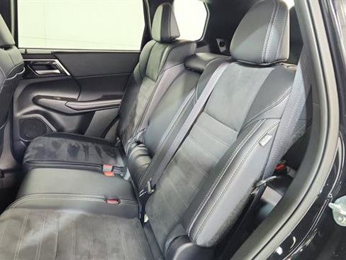 Used 2024 Mitsubishi Outlander SE image 22