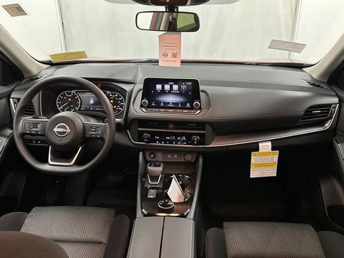 Used 2024 Nissan Rogue SV AWD/4WD image 22