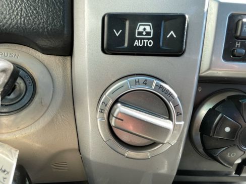 Used 2005 Toyota 4Runner SR5 image 28