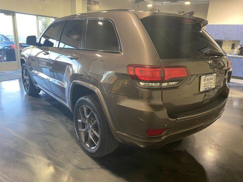 Used 2021 Jeep Grand Cherokee Limited image 4