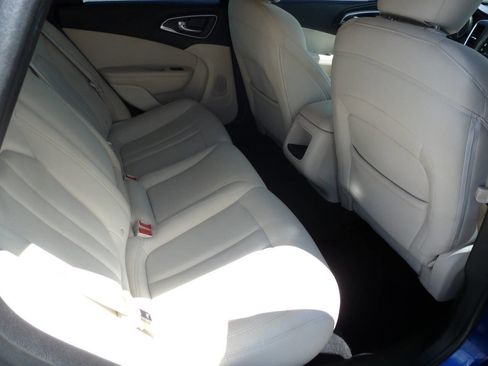 Used 2015 Chrysler 200 Limited FWD image 22