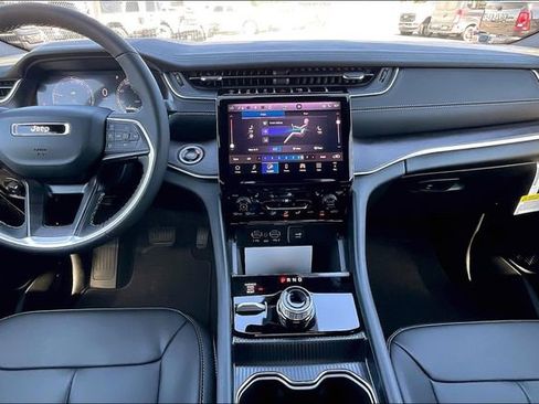 New 2025 Jeep Grand Cherokee L Limited image 5