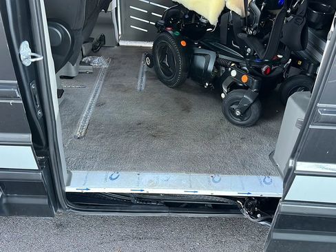 Used 2011 Dodge Grand Caravan Mainstreet w/ PWR Convenience Group image 8